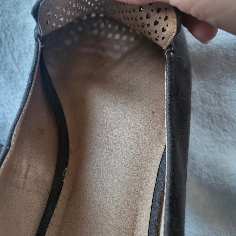 Torrid laser-cut faux suede pointed-toe loafers 10W - Picture 11 of 11